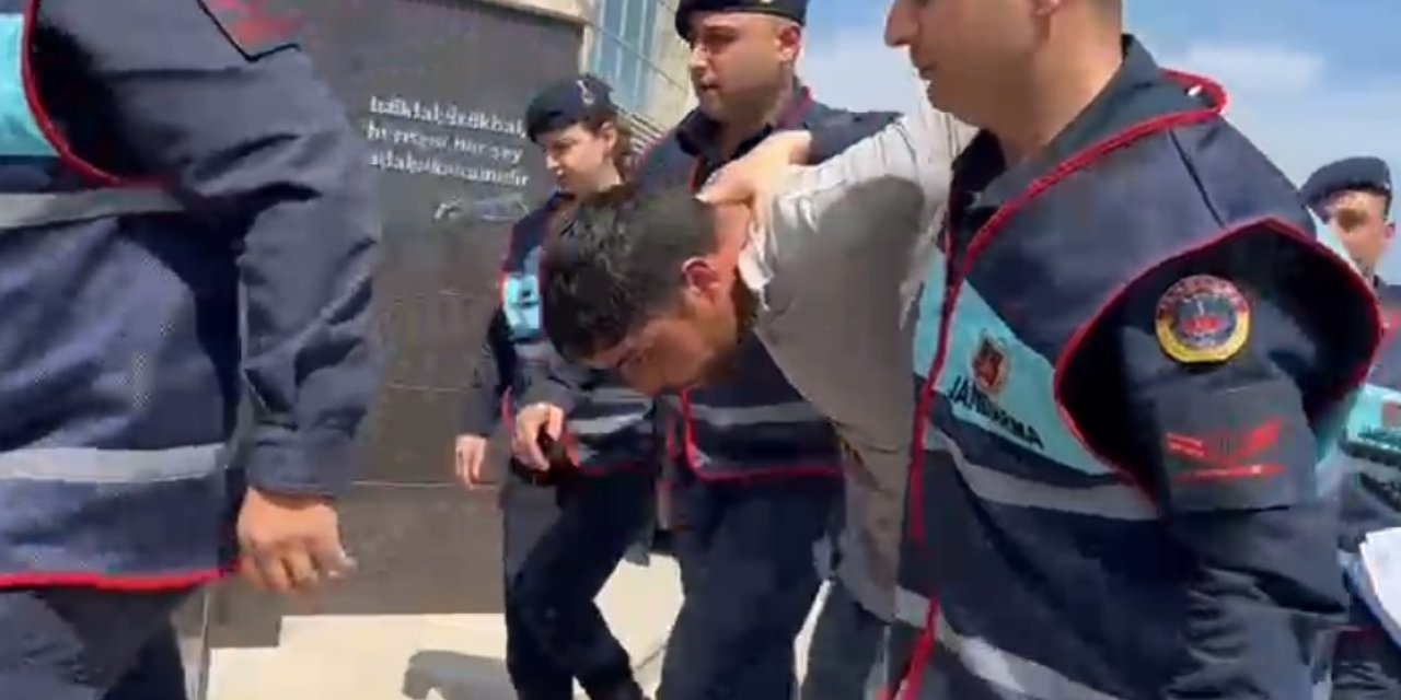 Yanan Ev Ve Otomobilde Cesetleri Bulunan Çift İle Oğulları Cinayete Kurban Gitmiş