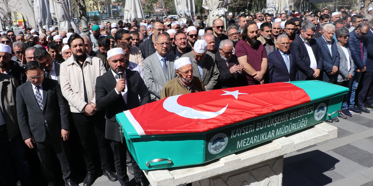 Somali'de Bombalı Saldırıda Ölen Dernek Temsilcisi Kayseri'de Toprağa Verildi