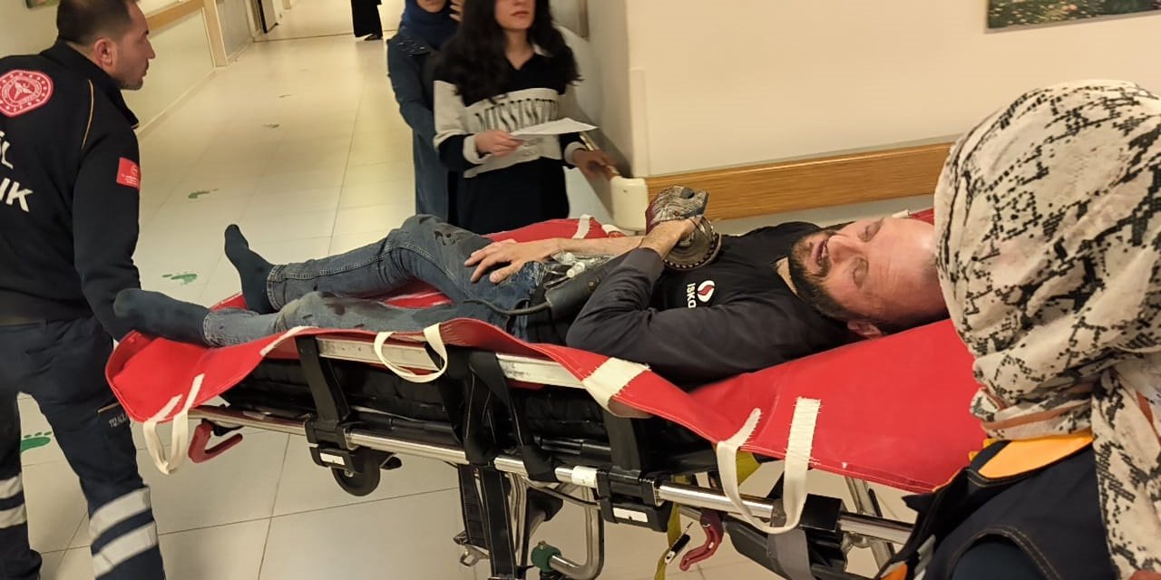 Demir Profil Keserken Eline Saplanan Spiral Makinesi İle Hastaneye Kaldırıldı