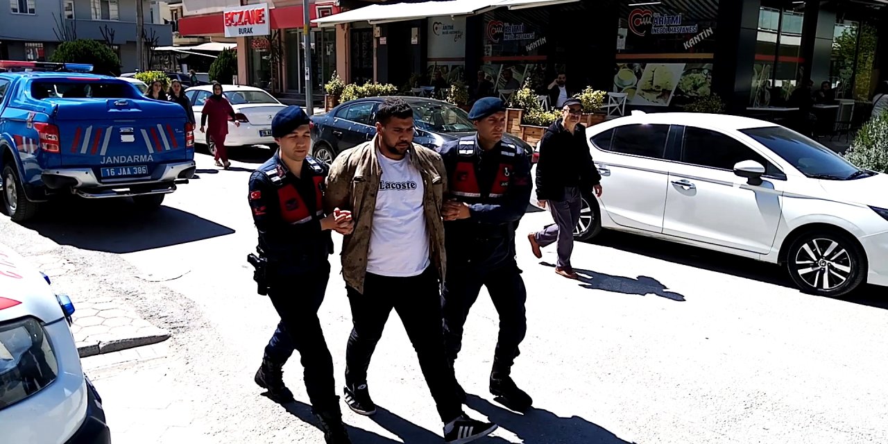 'Şaka' Yapan Arkadaşını Bıçaklayan Şüpheli, Adliyede (2)