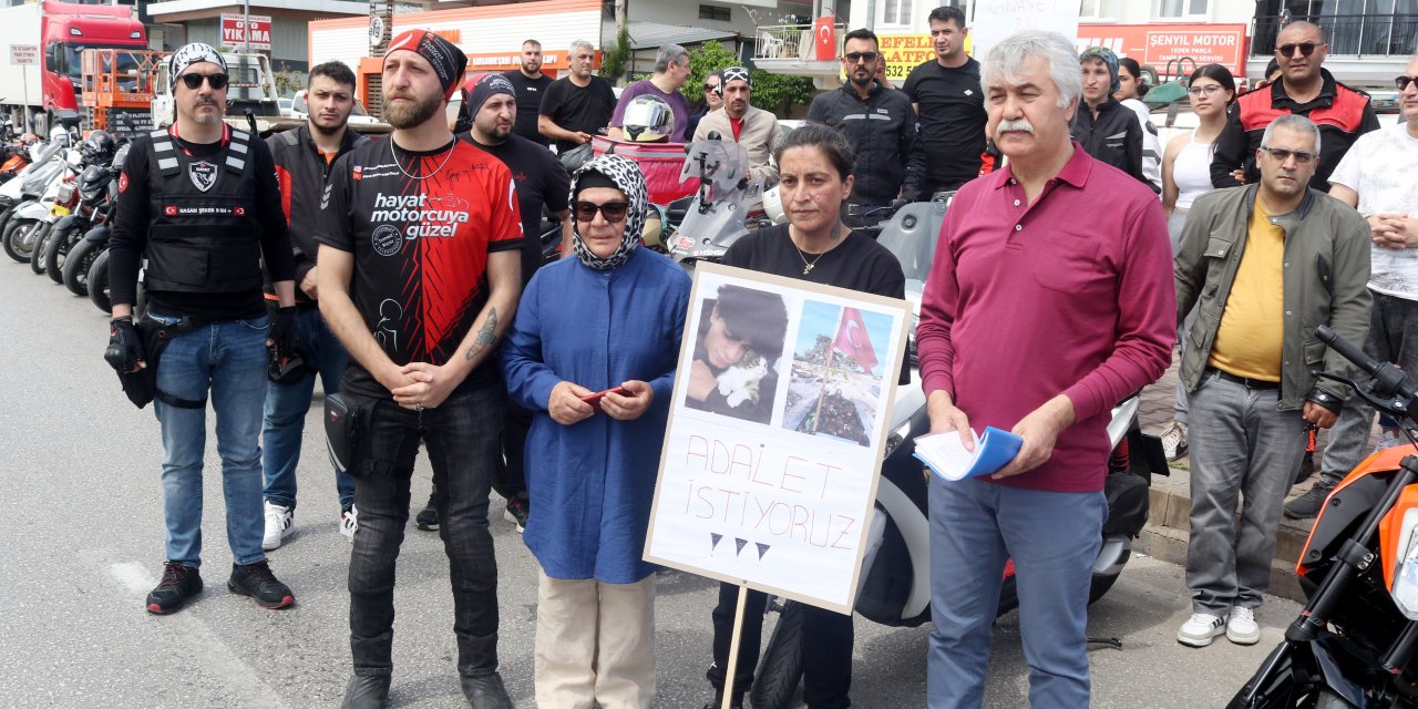 Kazada Ölen Motosikletlinin Ailesinden 'Diğer Sürücü De Tutuklansın' Eylemi