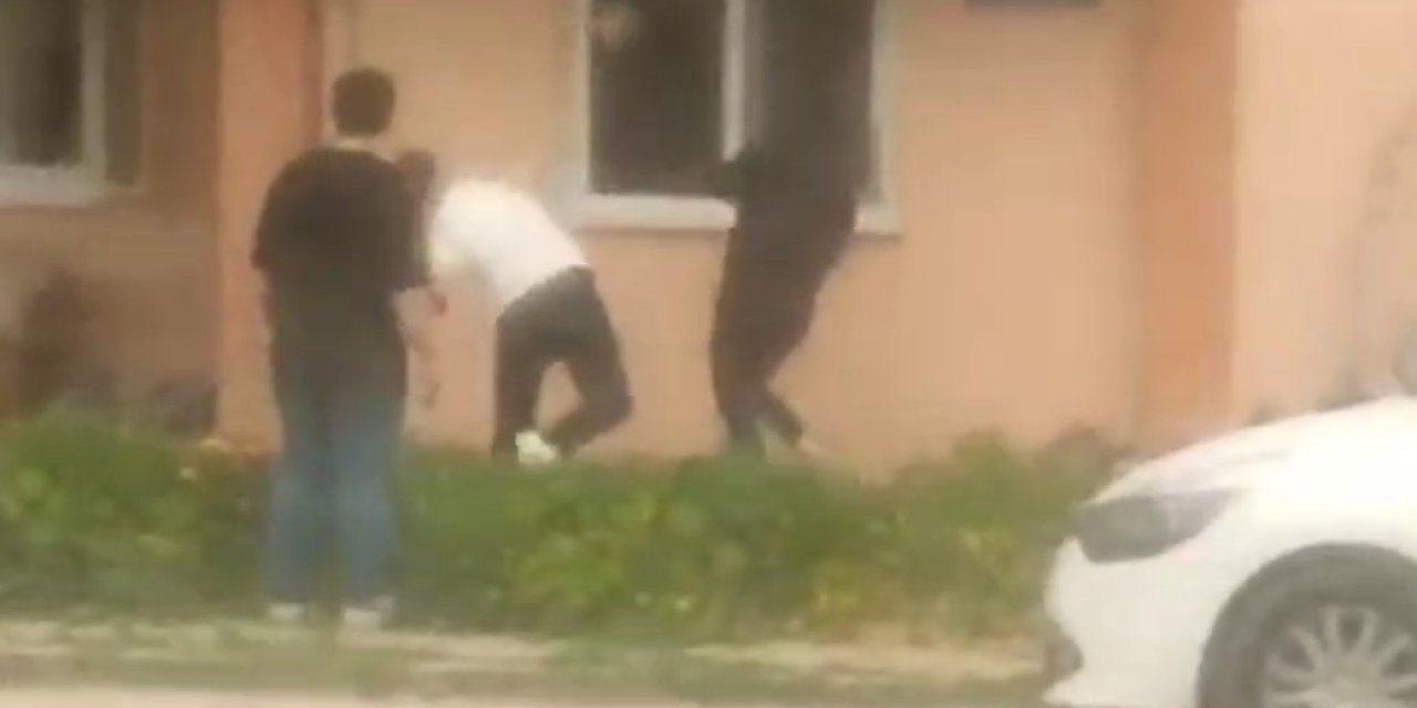 Kavgada Bıçaklanan Kadın, Oğlu Ve Yeğeni, Şüphelinin Evine Ve Otomobiline Zarar Verdi