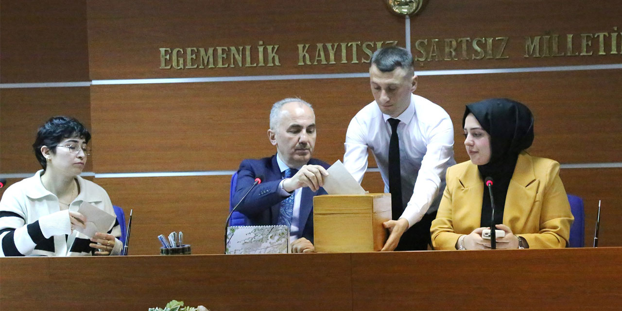 Rize Belediye Meclisi Başkanvekilleri ve Encümen Üyeleri Belli Oldu