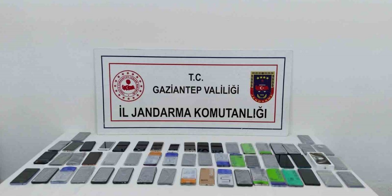 Gaziantep’te 2 milyon TL değerinde kaçak telefon ele geçirildi