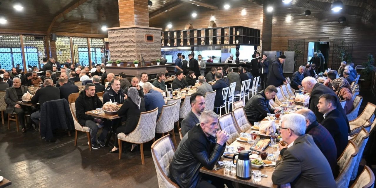 Esnafın iftar buluşması