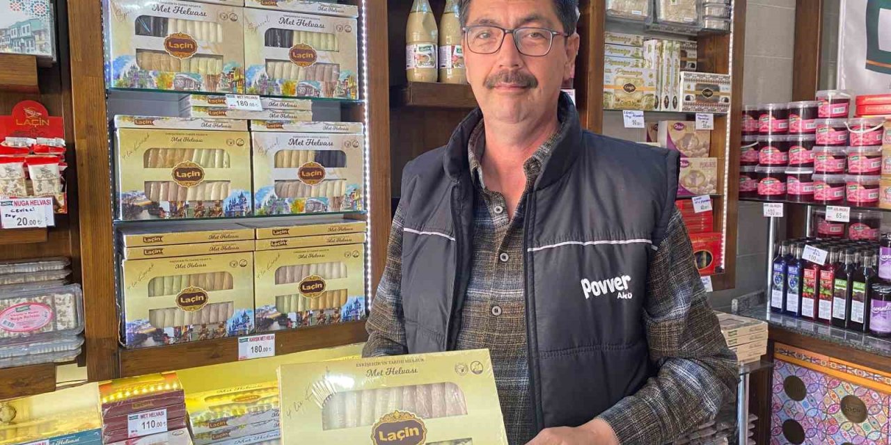 Bayramda Met helvası da ikram ediliyor
