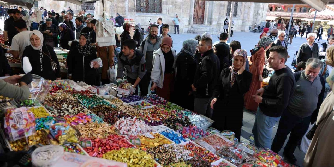 Bayram alışverişinde son gün yoğunluğu