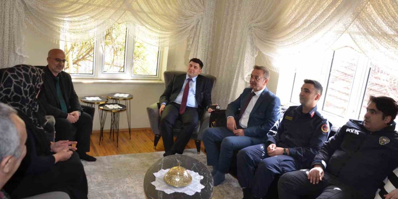 Emet Kaymakamı Seyman: “Şehit aileleri devletin mukaddes emanetleridir”