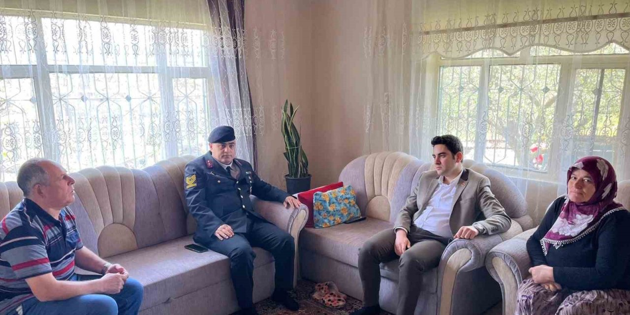 Kaymakam Gedik’ten şehit polis memurunun ailesine bayram ziyareti