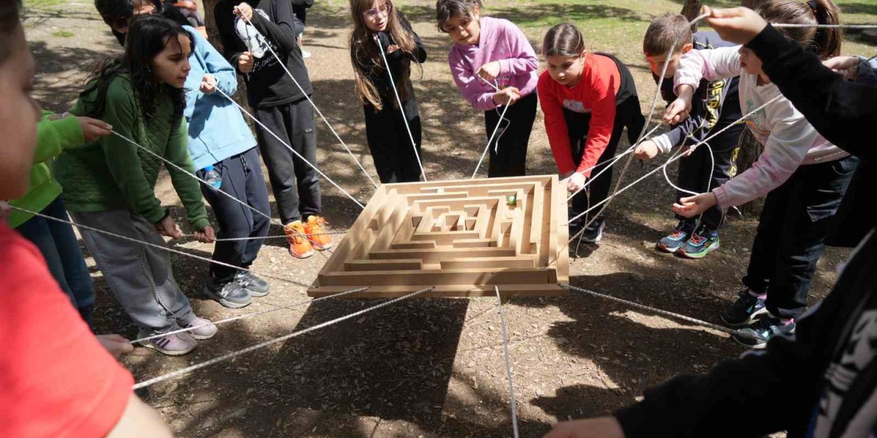 Türkiye’nin ilk köy yaşam merkezinde doğa ve hayvanlarla iç içe eğlenceli ders
