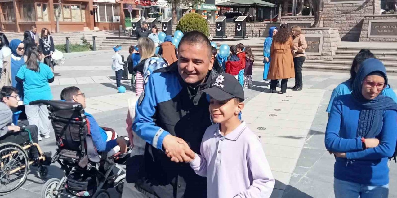Özel Bireyler İle Polis Ekipleri Bir Arada