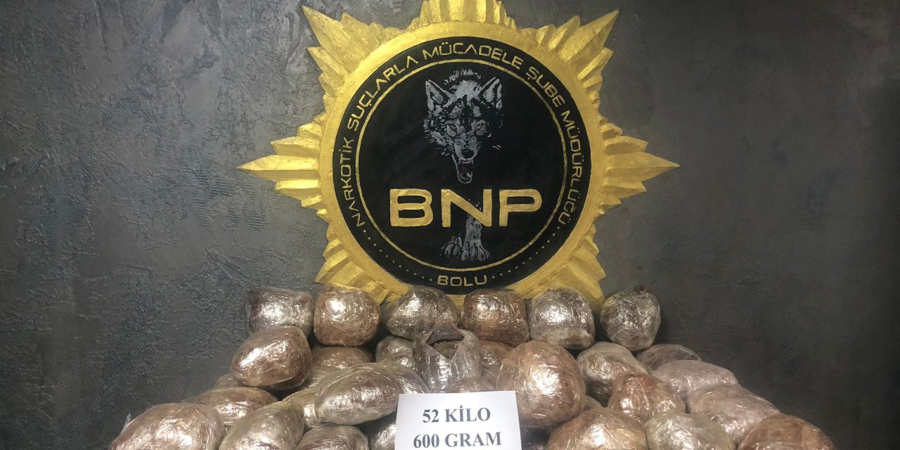 Durdurulan Kamyonetteki Çekyattan 52 Kilo Uyuşturucu Çıktı