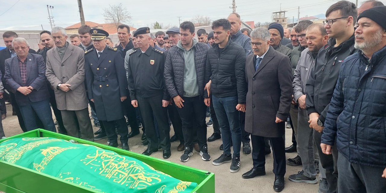 Niğde'de, Patates Deposu İnşasındaki Göçükte Ölen İşçi Son Yolculuğuna Uğurlandı