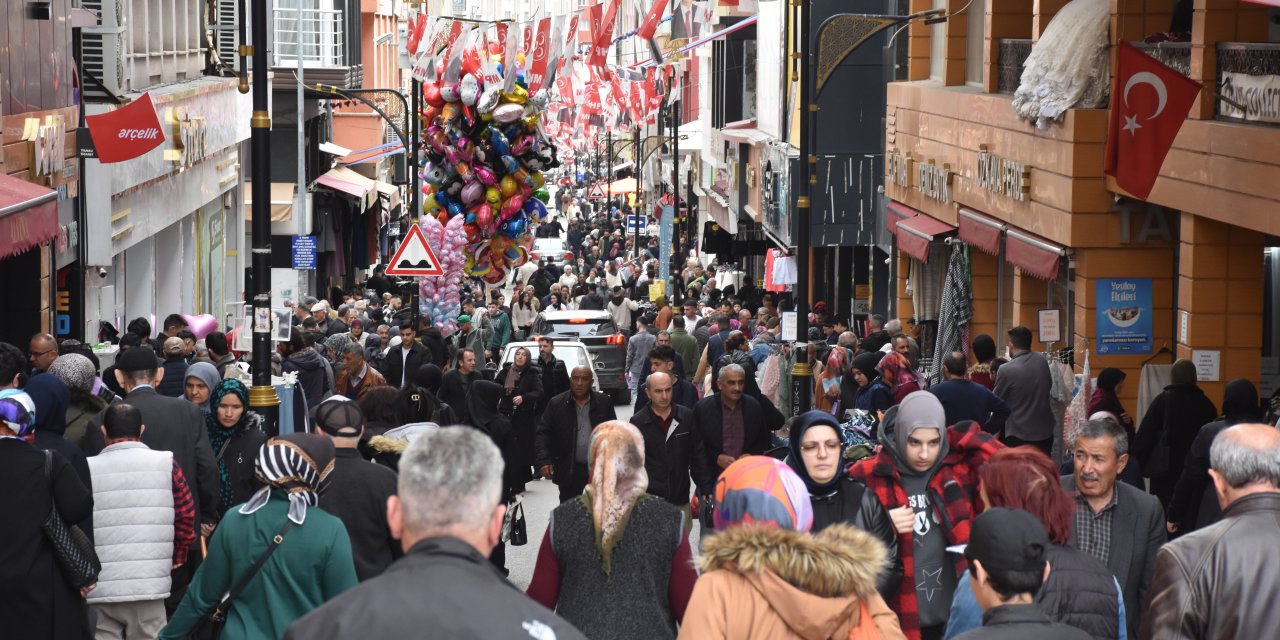 Sivas’ta Bayram Alışverişi Yoğunluğu