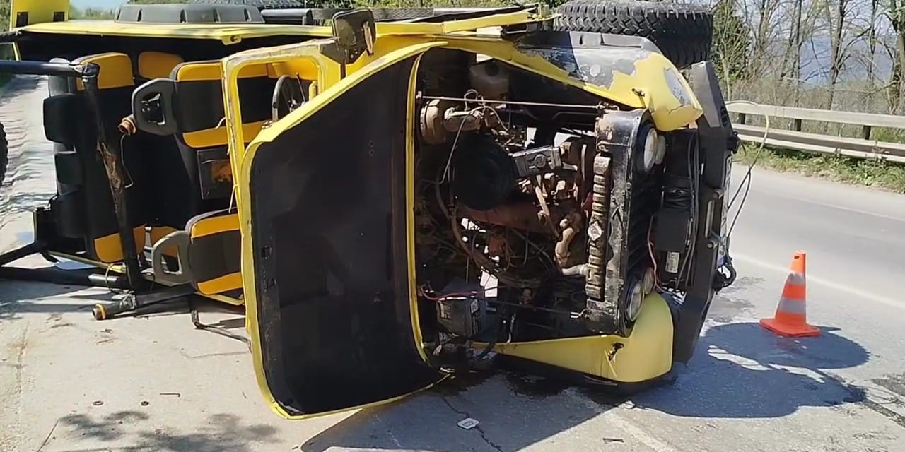 Kontrolden Çıkan Cip Devrildi: 2 Yaralı