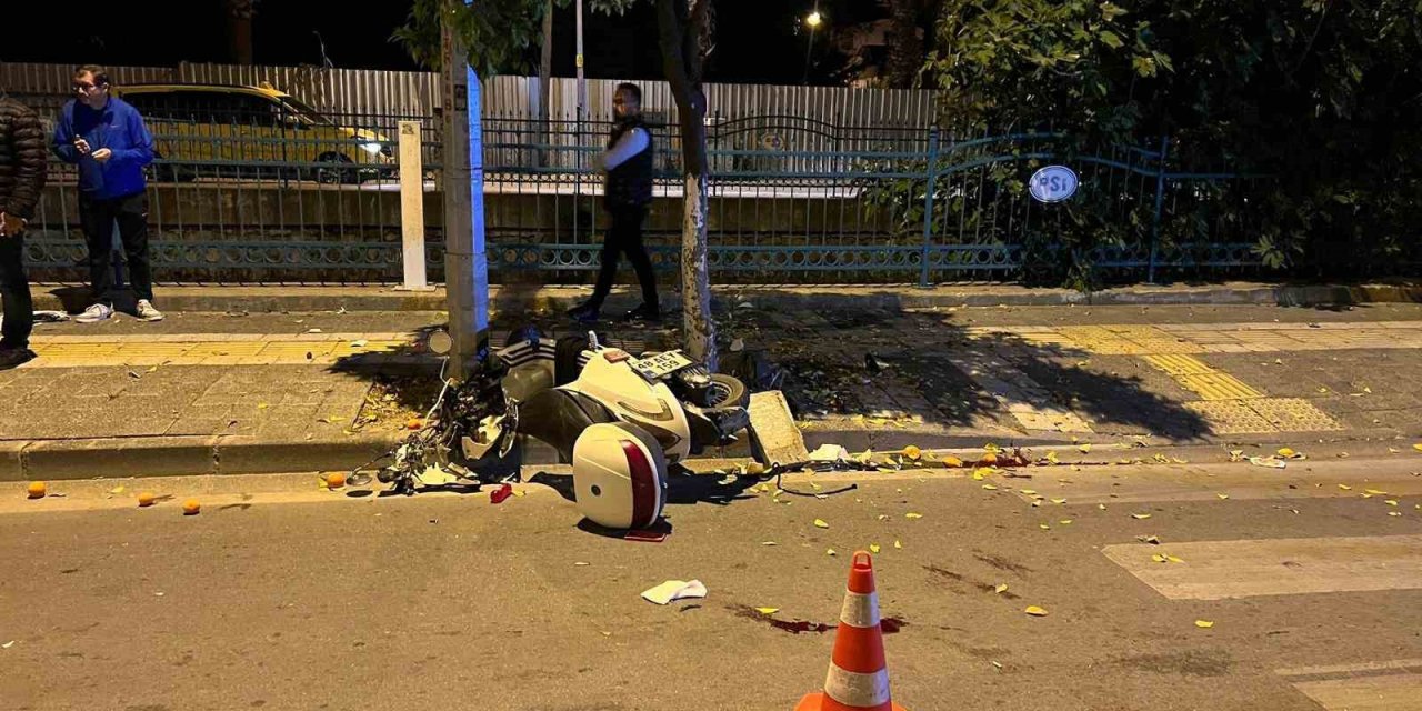 Motosiklet Ağaca Çarptı: 1 Ölü