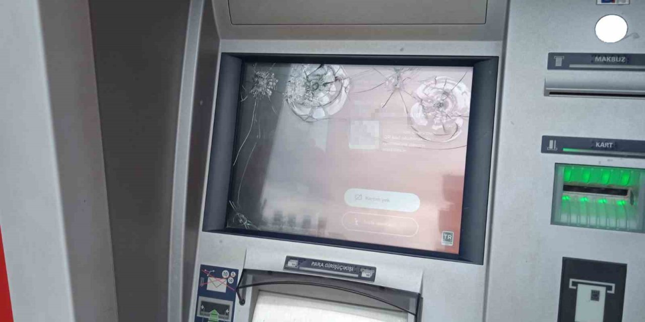 Alanya’da Atm’nin Ekranına Zarar Verildi
