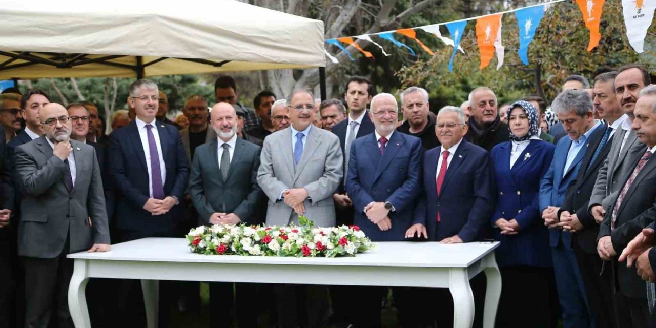 Büyükkılıç; Ak Parti’de Bayramlaştı