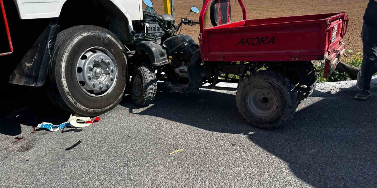 Manisa’da Atv İle Kamyon Çarpıştı: 1ölü