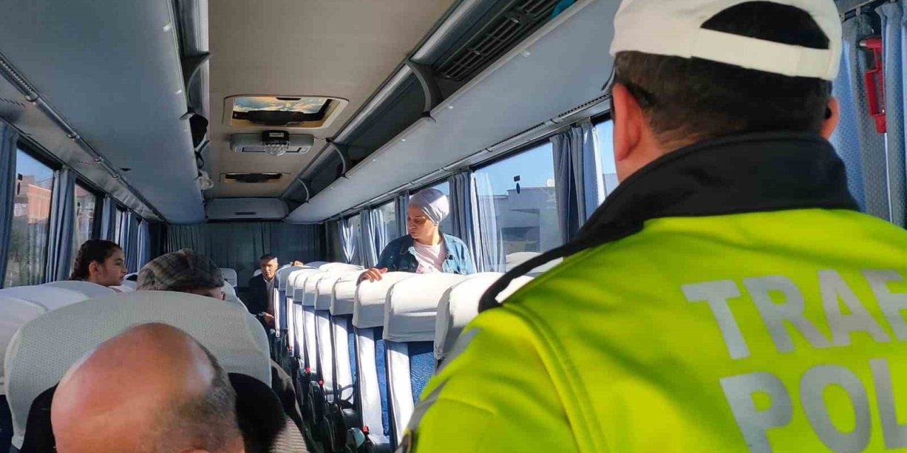 Trafik Ekiplerinden Yolcu Ve Sürücülere Uyarı