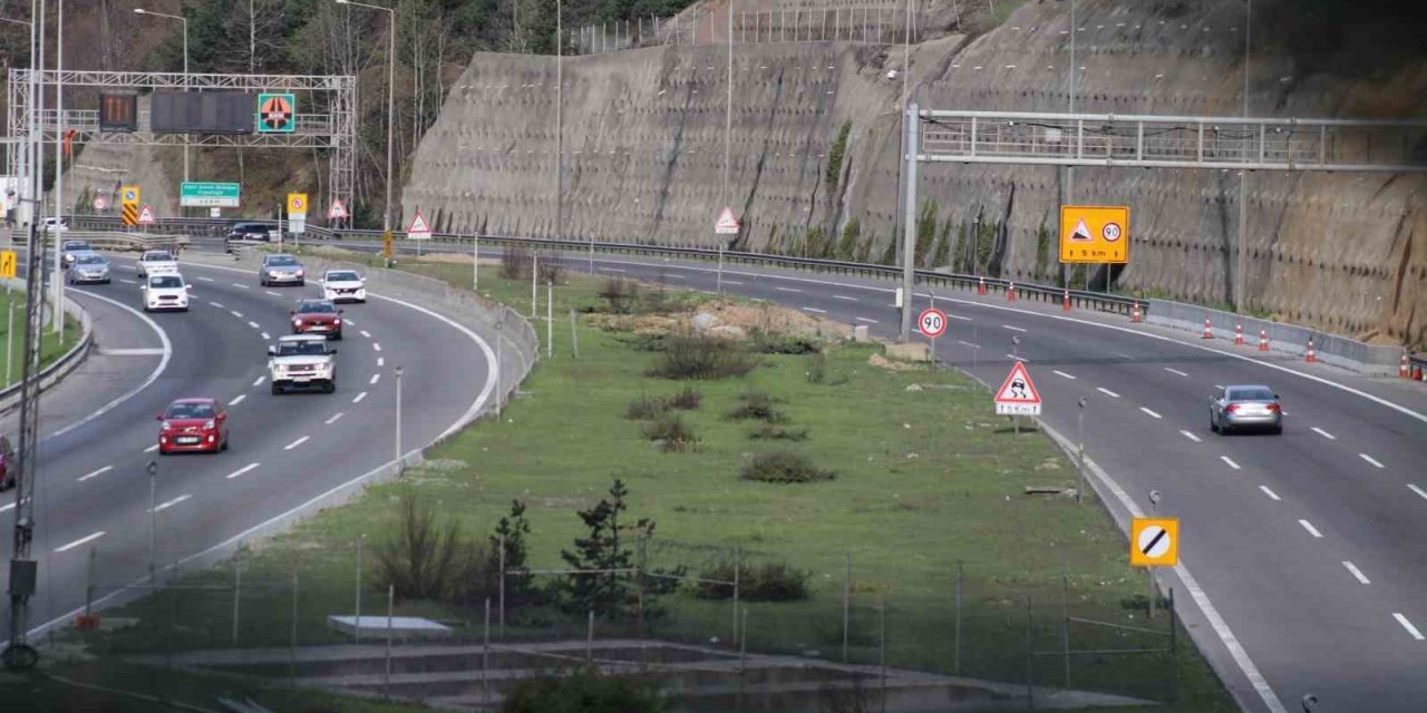 Bayram Dönüşünde Bolu’dan Kamyon Ve Tırlara Geçiş Yasaklandı