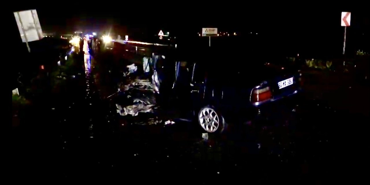 Osmaniye'de Hafif Ticari Araç İle Otomobil Çarpıştı: 5 Yaralı