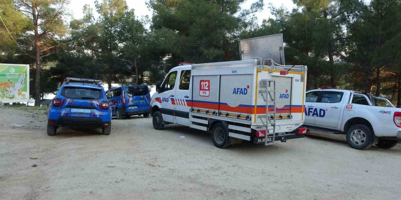 Uşak’ta Otomobil Gölete Düştü, Arama Çalışması Başlatıldı