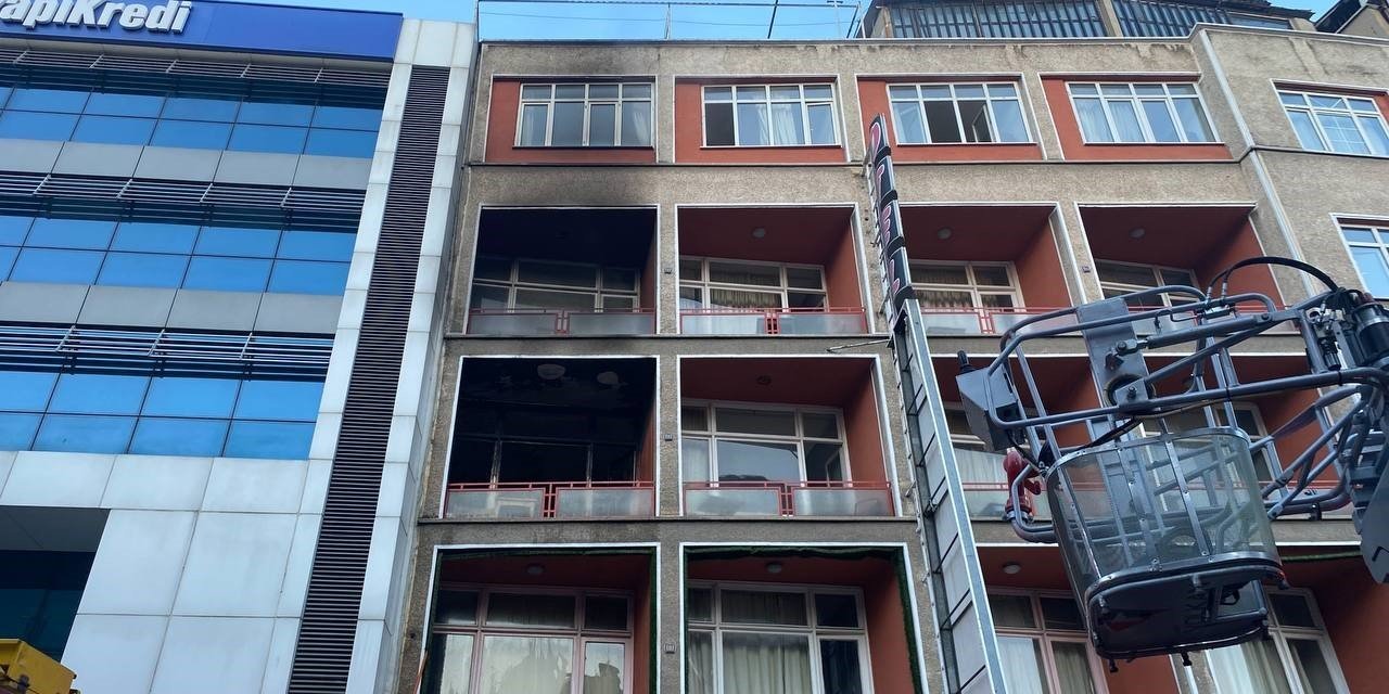 Isparta’da 4 Katlı Otelde Korkutan Yangın