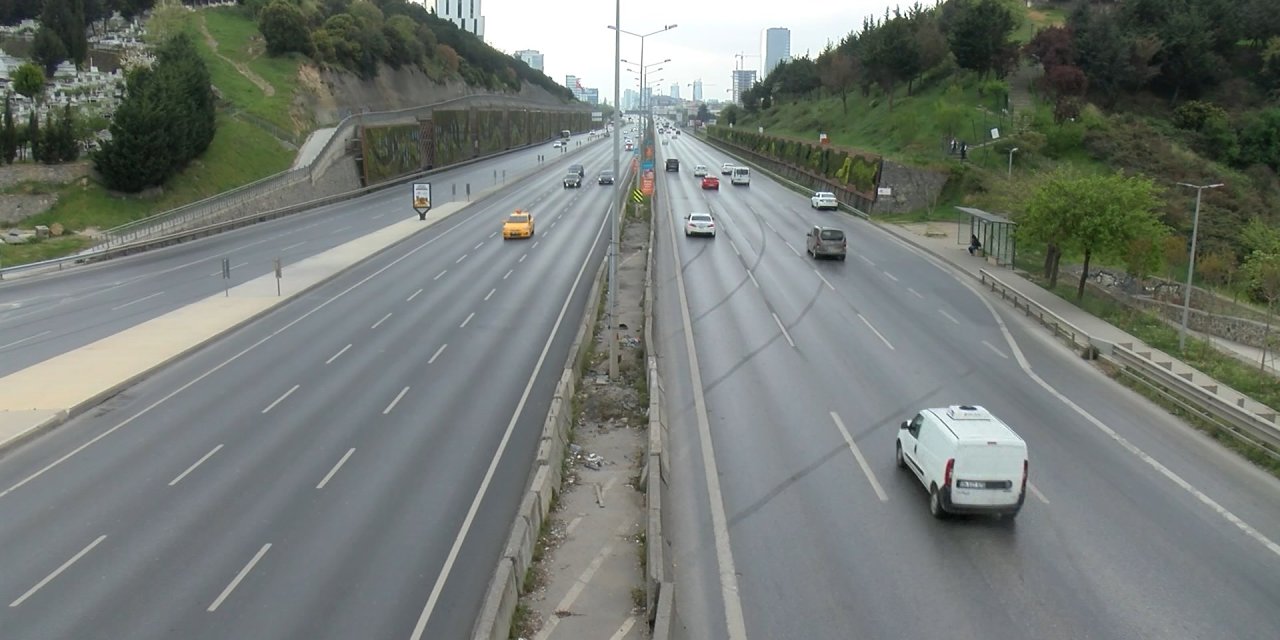 İstanbul- Bayramın İlk Gününde Yollar Boş Kaldı