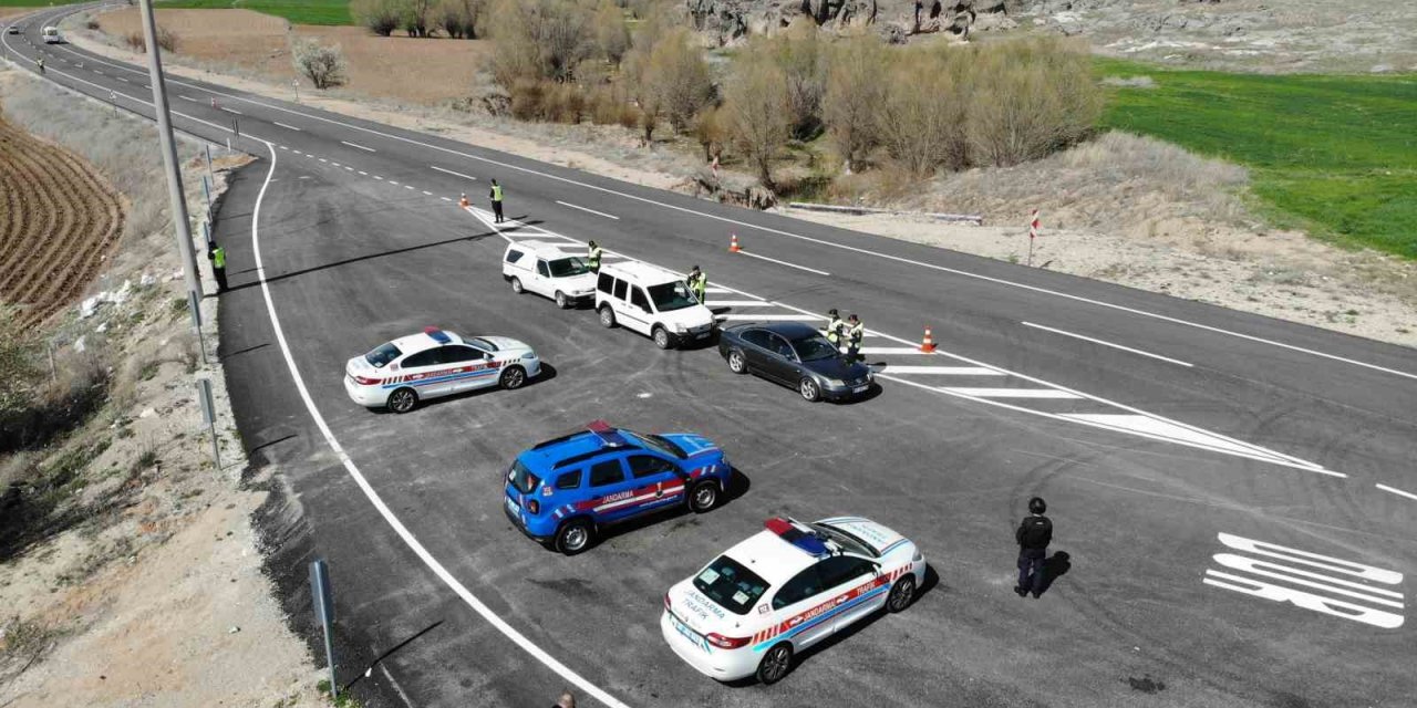 Jandarma Ekipleri Bayramda Da Denetimde