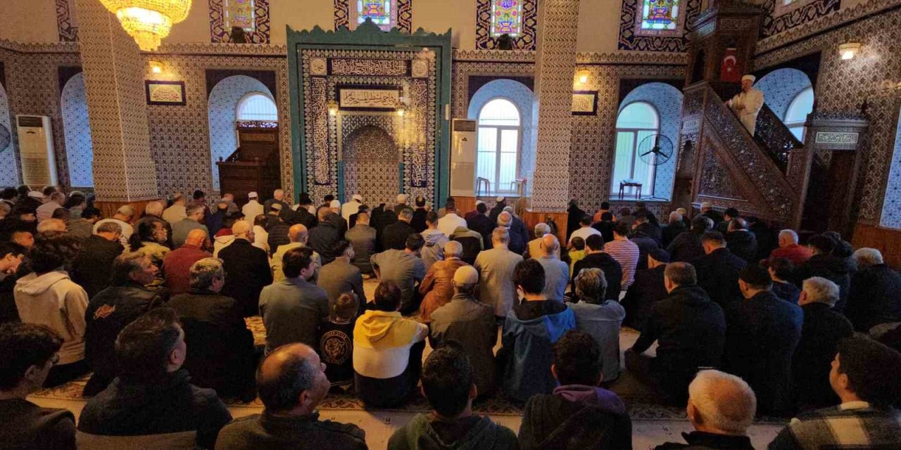 11 Ayın Sultanı Ramazan, Bayram Namazıyla Uğurlandı