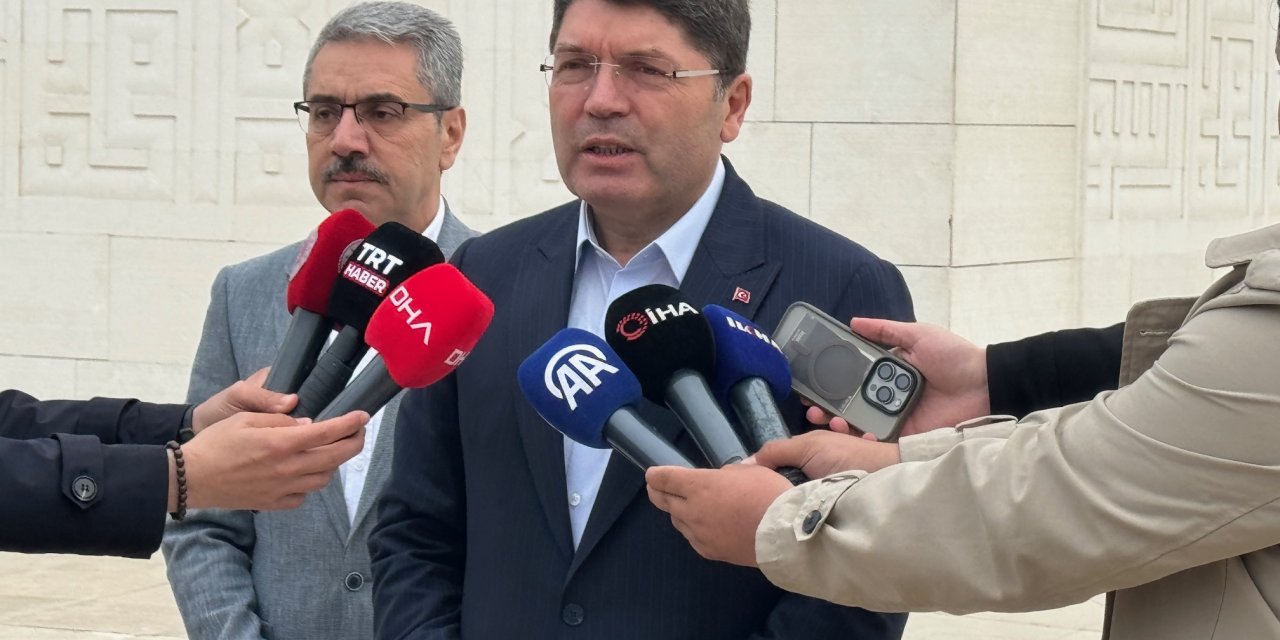 İstanbul- Adalet Bakanı Yılmaz Tunç, Çamlıca Camii'nde Bayram Namazının Ardından Açıklama Yaptı -2 (Aktüel Görüntüyle Geniş Haber)