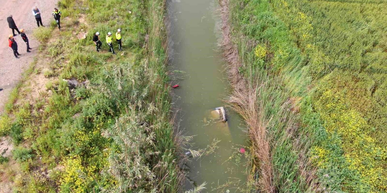 Hatay’da Otomobil Dereye Uçtu: 2 Ölü, 2 Ağır Yaralı