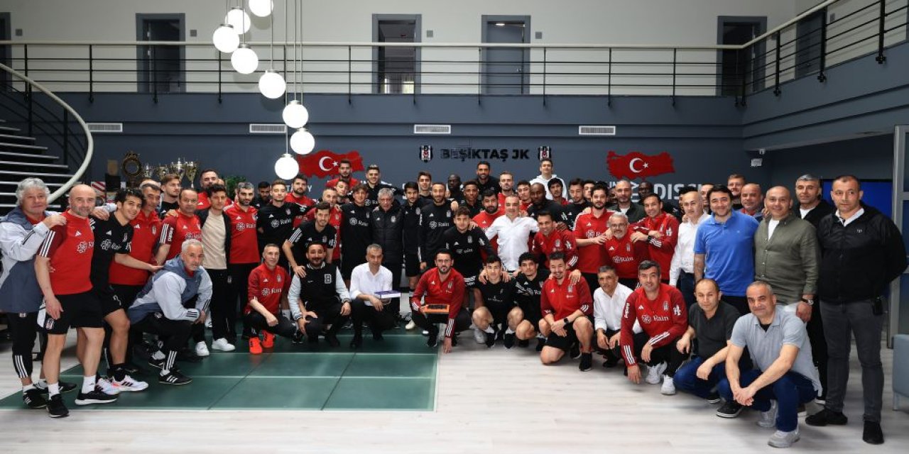 Beşiktaş'ta Futbol A Takımı Bayramlaştı