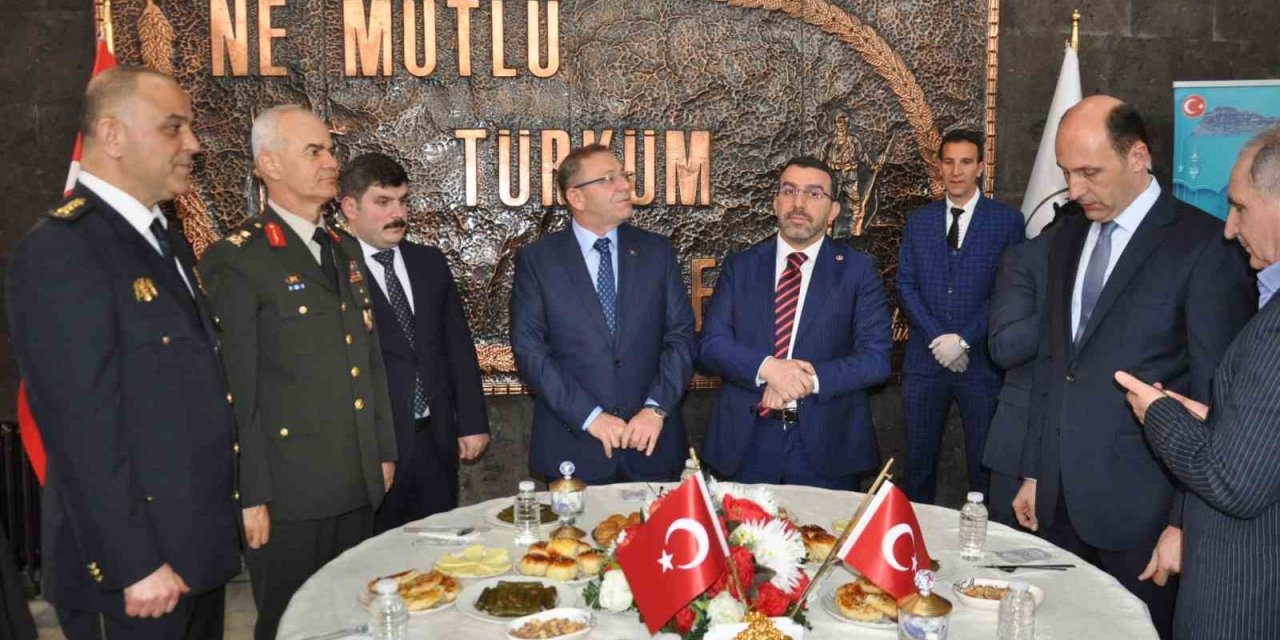 Kars’ta Bayramlaşma Töreni Düzenlendi