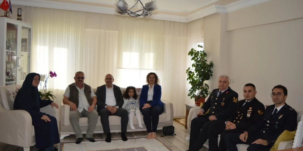 Kaymakam Can Bayramda Şehit Ve Gazi Ailelerini Yalnız Bırakmadı