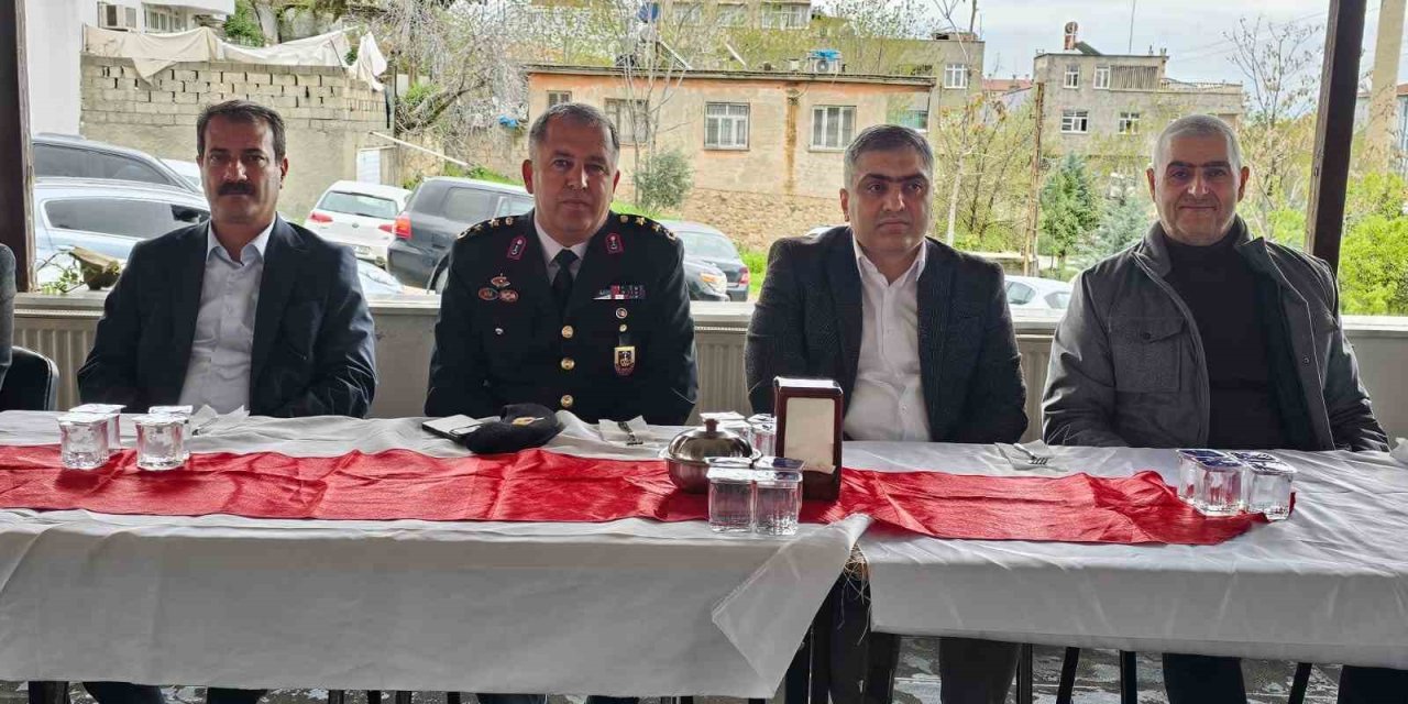Ergani Kaymakamı Vatandaş Ve Kamu Kurum Müdürleriyle Bayramlaştı