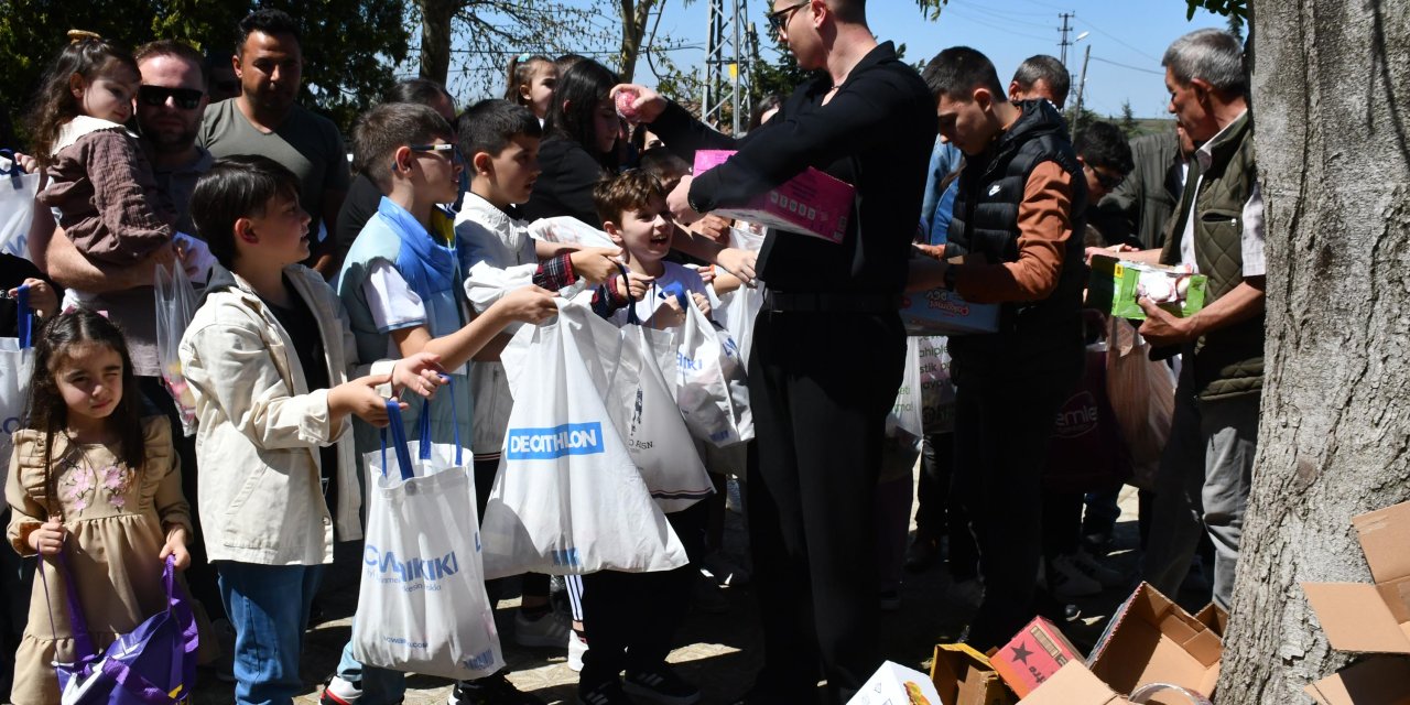 78 Yıllık Bayram Geleneği, Çocukları Sevindirdi