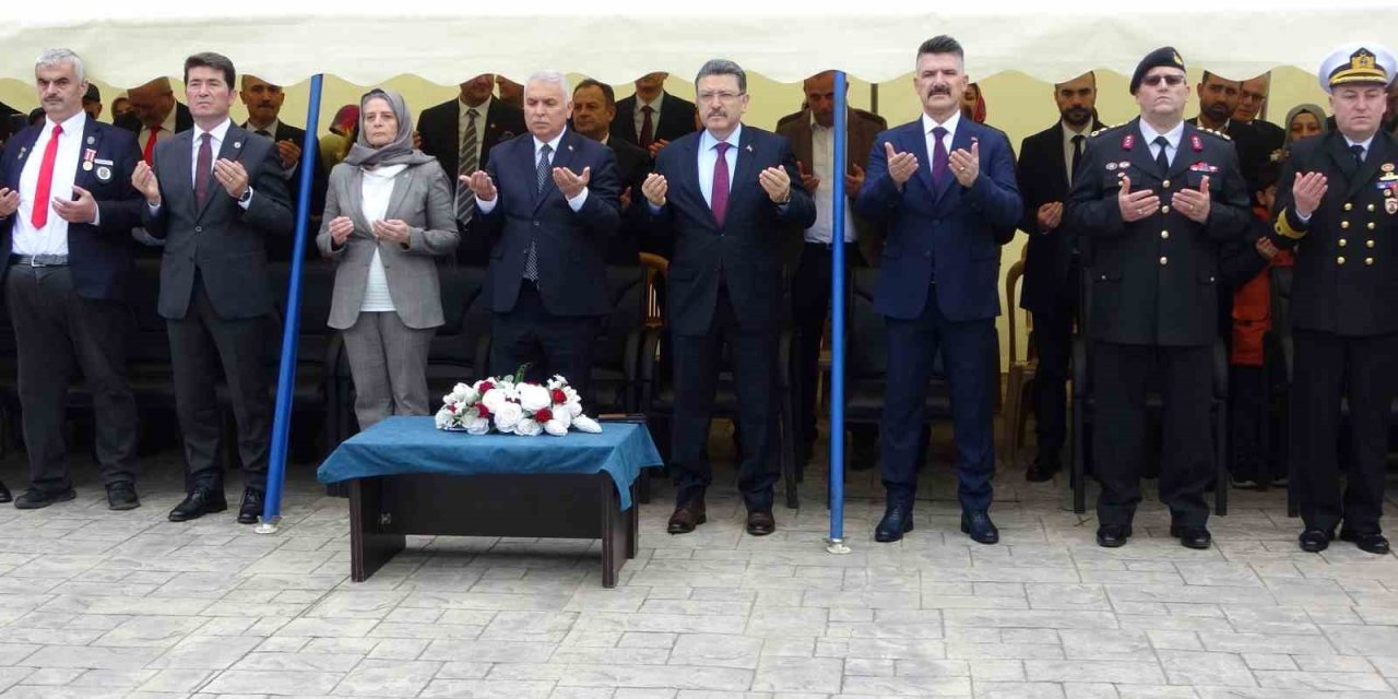 Trabzon Protokolü Şehitliği Ziyaret Etti