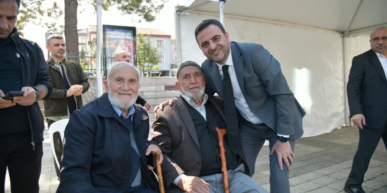 7’den 77’de Tüm Vatandaşlar Bayram Günü Kucaklaştı