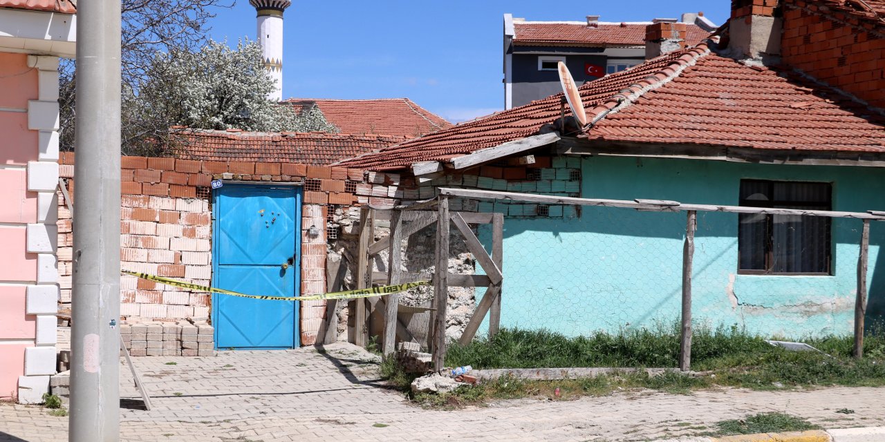 Eski Eşinin Kocasını ve Annesini Tüfekle Yaralayıp, Kaçtı