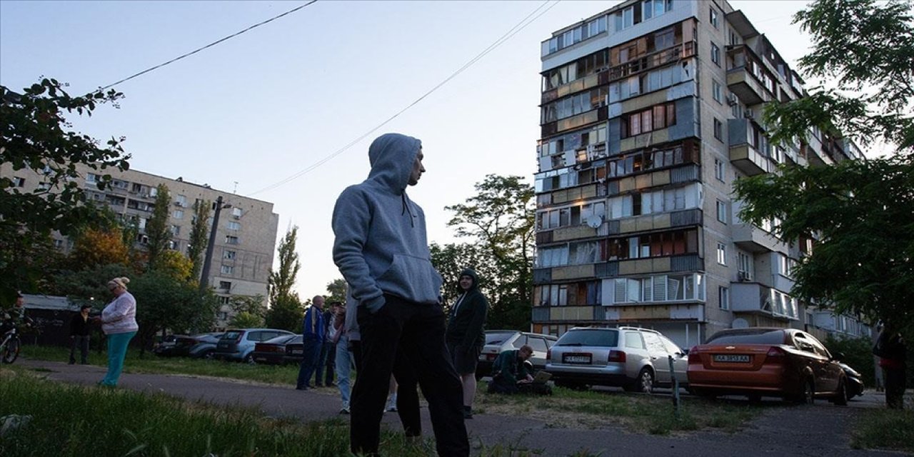 Ukrayna: Rusya'nın Kiev'e gece düzenlediği hava saldırısında 3 ölü, 10 yaralı