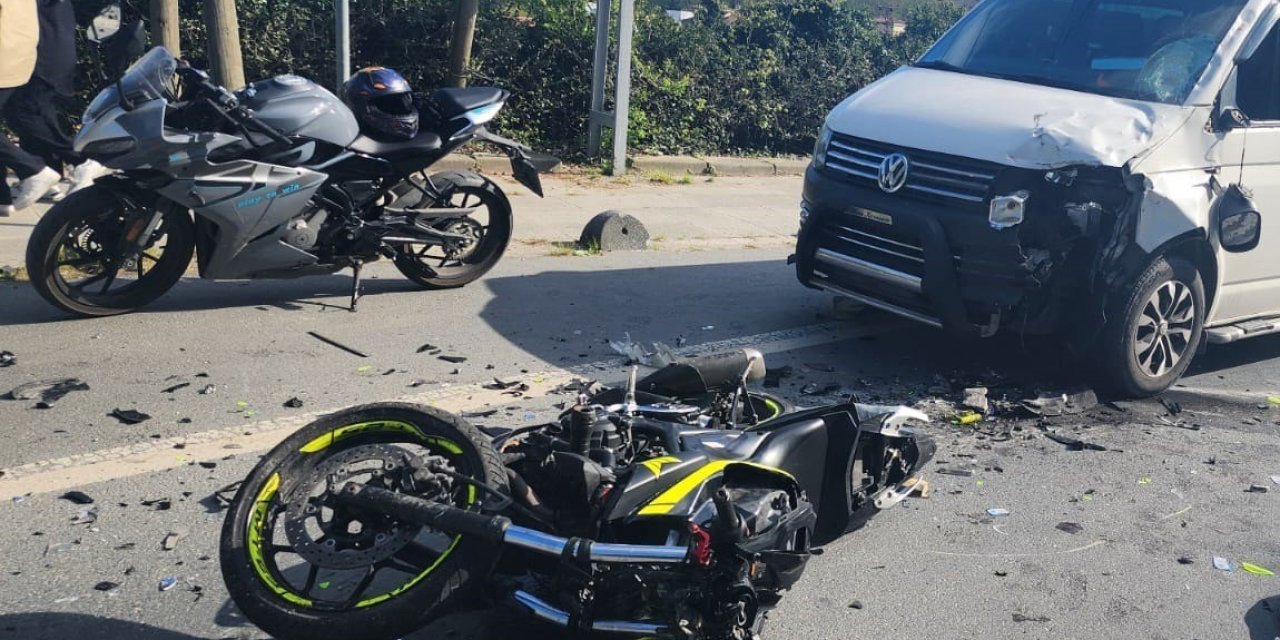 Eyüpsultan’da Minibüs İle Motosiklet Çarpıştı: 2 Ölü