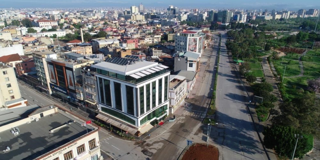 Adana Bayram Nedeniyle Hayalet Şehre Döndü