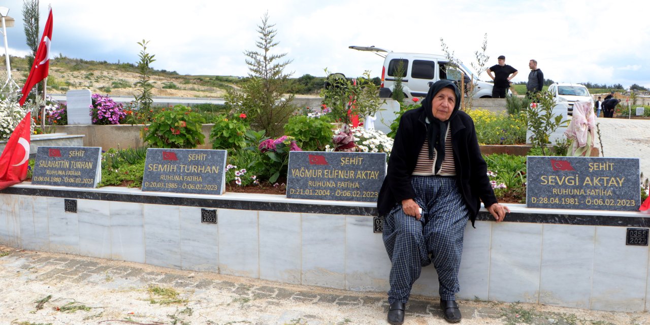 3 Çocuğu Ve Torununun Öldüğü Enkazdan Kurtuldu: Yaşarken Ölüyorum