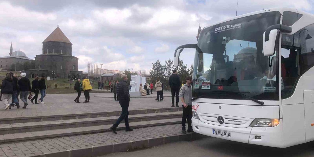 Kars’ta Bayramda Turist Yoğunluğu