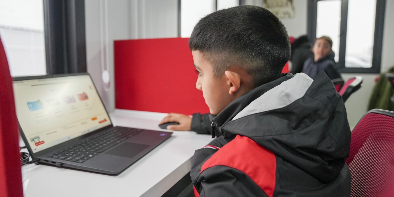 Deprem Bölgesindeki 100'üncü Yıl Kütüphaneleri'nden 20 Bin Öğrenci Faydalandı