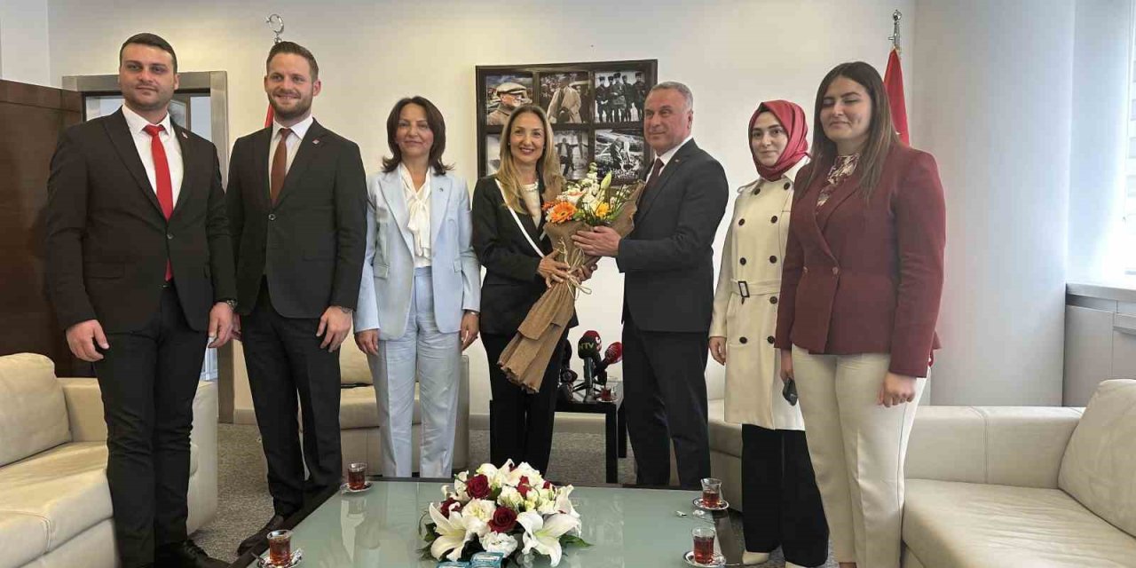 Ak Parti Heyetinden Chp’ye Bayram Ziyareti