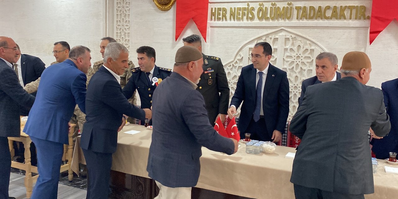 Midyat’ta Farklı Dinlerin Mensupları Bayramlaştı