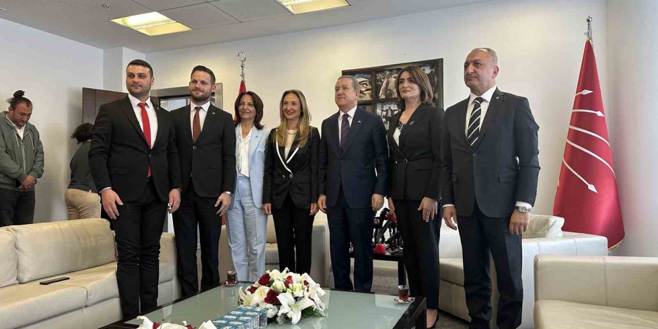 Mhp’den Chp’ye Bayram Ziyareti